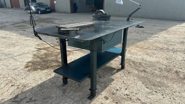 - METAL WORK TABLE
